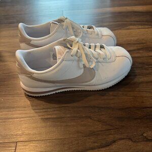 NIKE Cortez Women's white leather size 9.5